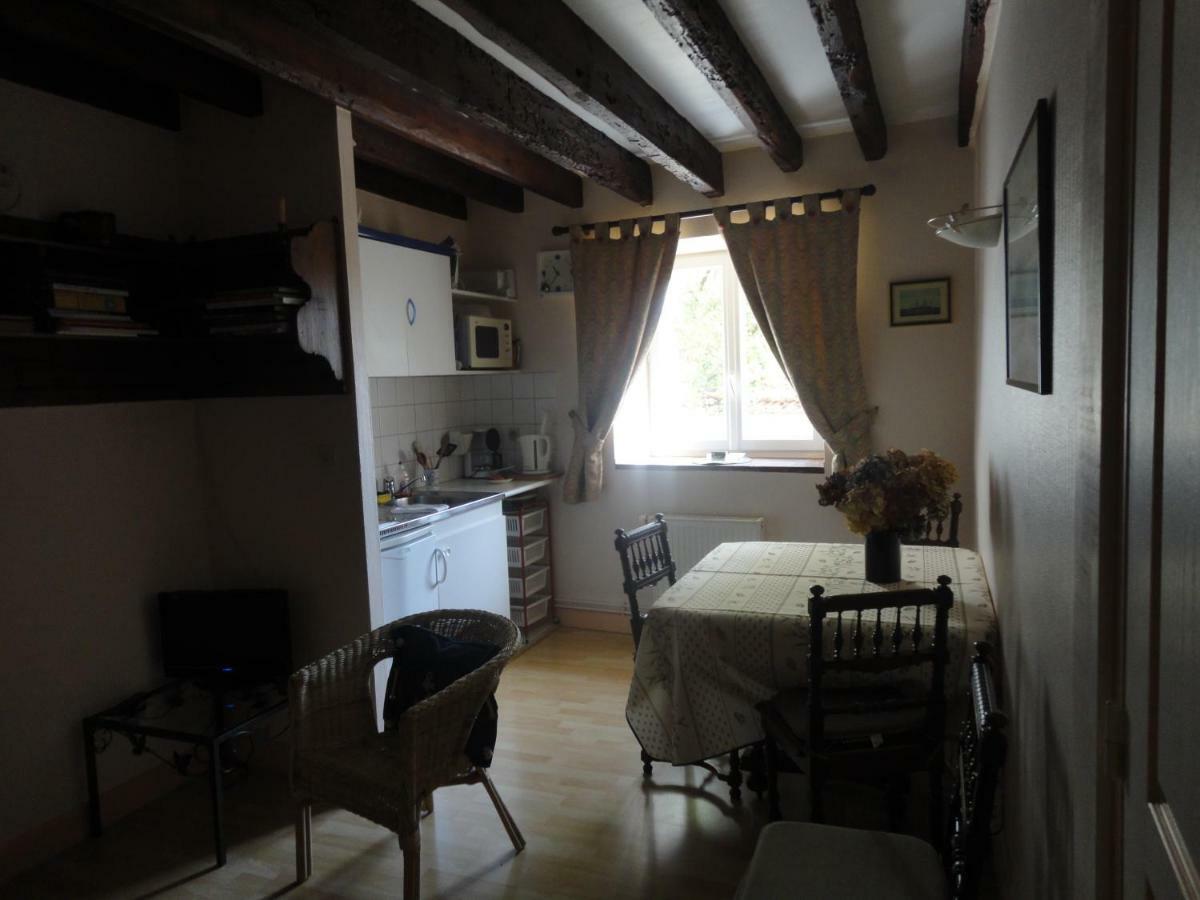 Au Clos Des Colombages Bed & Breakfast Athis ภายนอก รูปภาพ